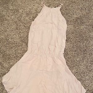 pink neckline dress.